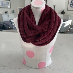 Open Weave Cozy Outdoor Knit Infinity Scarf Burgundy Sz OS - no tags
